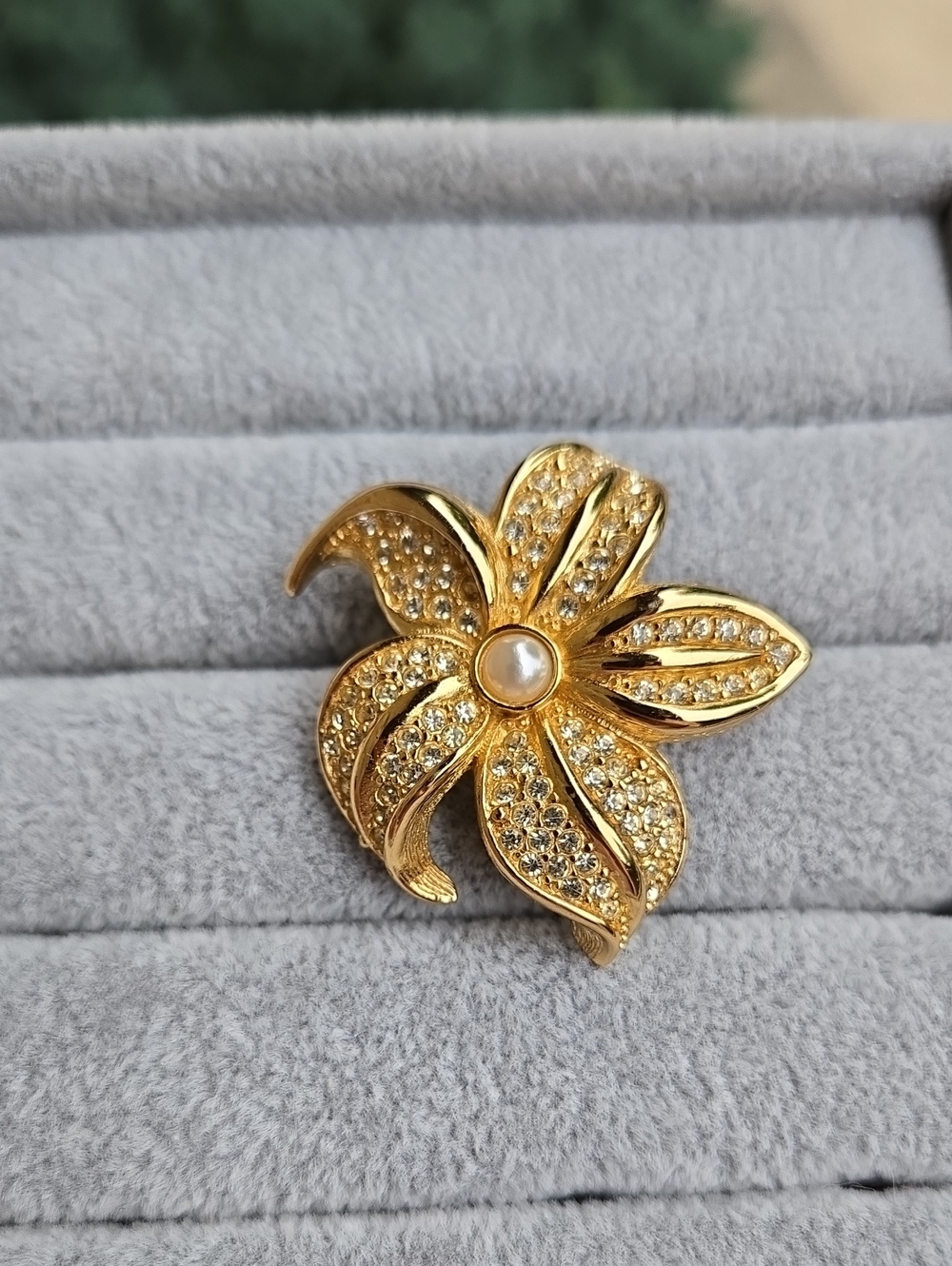 Dior Gold Plated Crystal Flower Brooch with Pearl Center - Picture 13 of 16